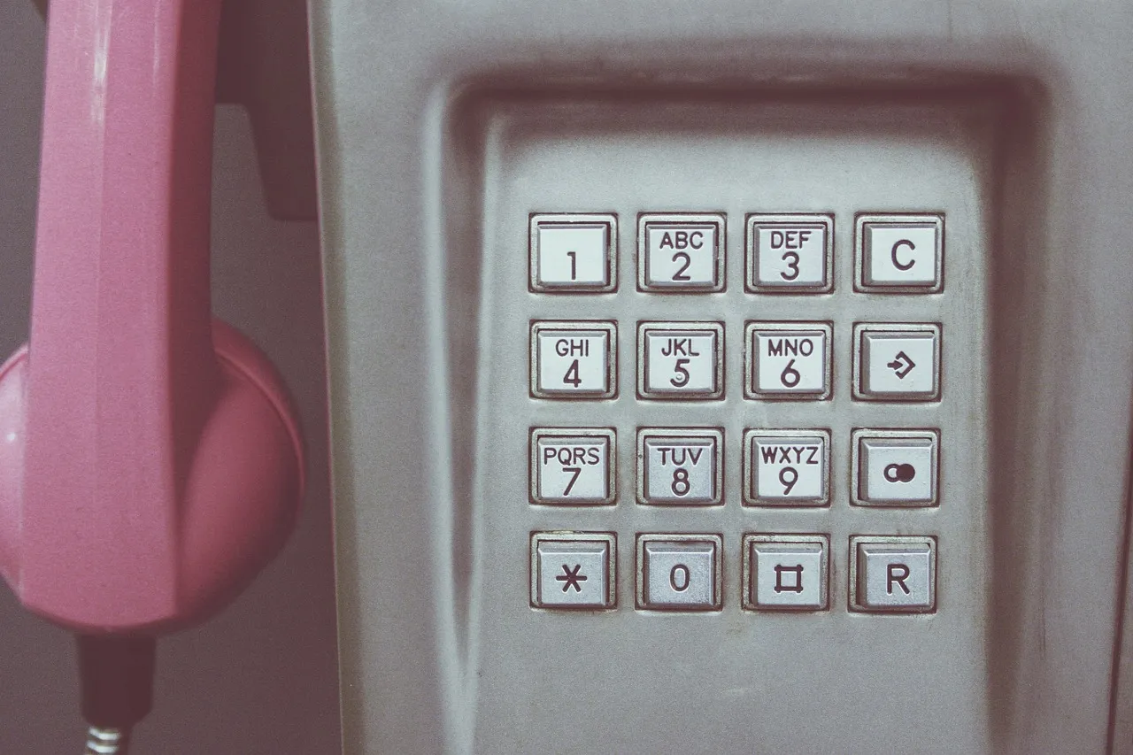 Ankesörlü Telefon Kartı ile Telefon Görüşmesi Yapmak